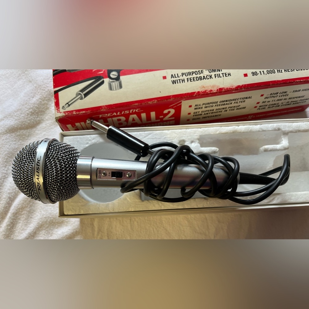 Realistic Highball 2 Dynamic Microphone - Picture 3 of 9